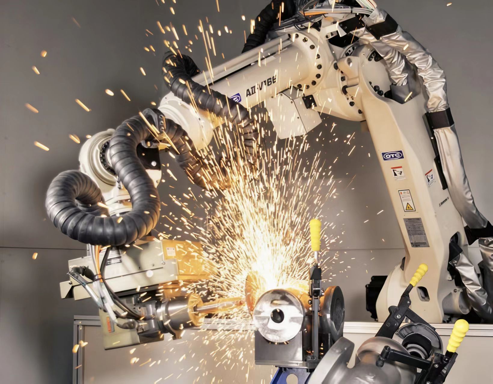 青岛新控焊缝打磨机器人解决方案：焊缝处理，正在被重构